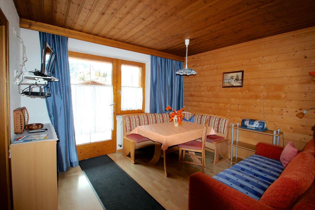 Ferienwohnung Tschiderer 라디스 외부 사진